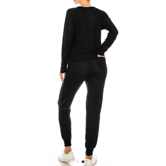 Black Two Piece Waffle Thermal Long Sleeve Top with Joggers Pants Set - Picture 3 of 3